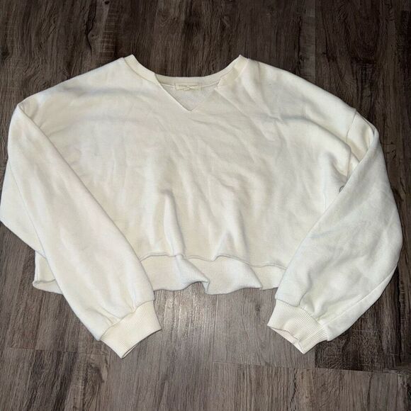 Gilded Intent Buckle Cropped Pullover Sweater - Picture 3 of 6